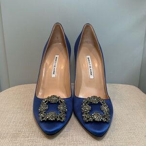 Manolo Blahnik Hangisi 105 in Blue Satin 39